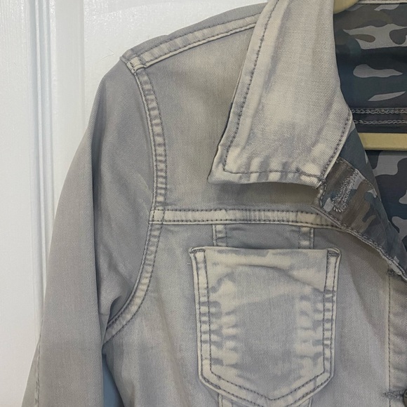 Camo Jean Jacket Size Small - Picture 4 of 13
